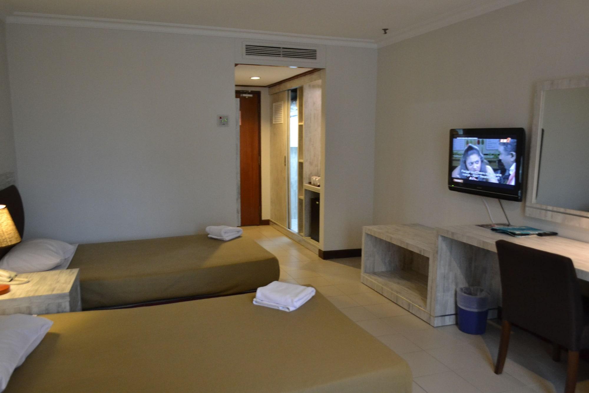 De Rhu Beach Resort Kuantan Extérieur photo