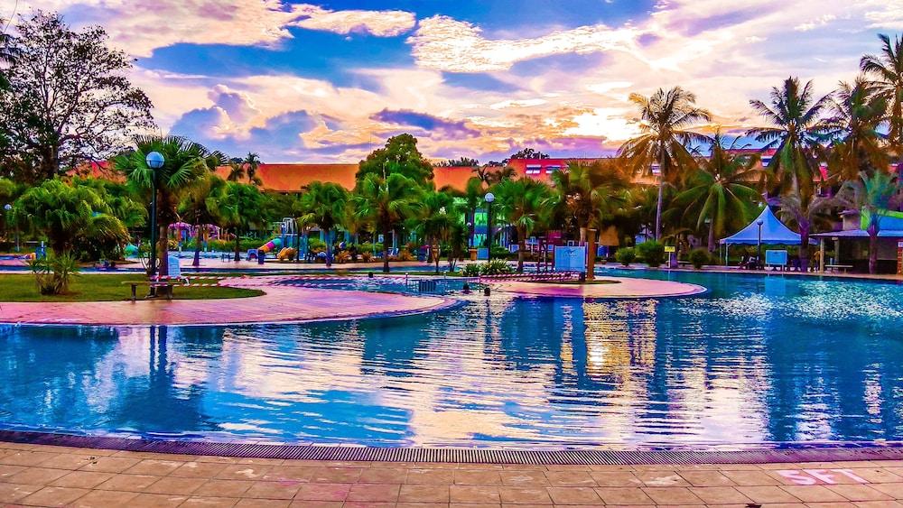 De Rhu Beach Resort Kuantan Extérieur photo