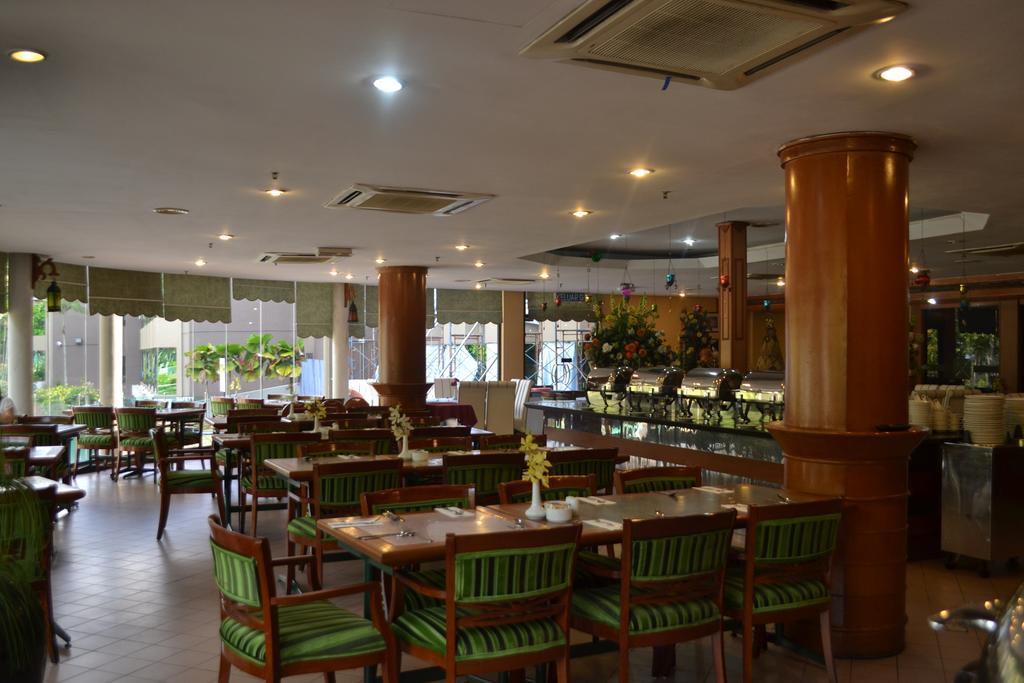 De Rhu Beach Resort Kuantan Extérieur photo