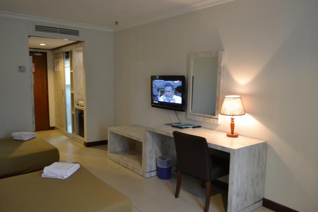 De Rhu Beach Resort Kuantan Extérieur photo
