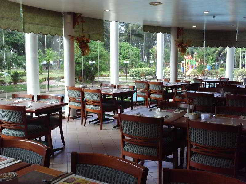 De Rhu Beach Resort Kuantan Extérieur photo