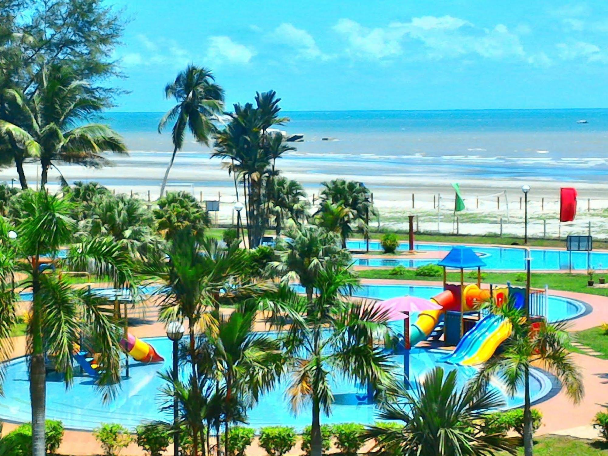 De Rhu Beach Resort Kuantan Extérieur photo