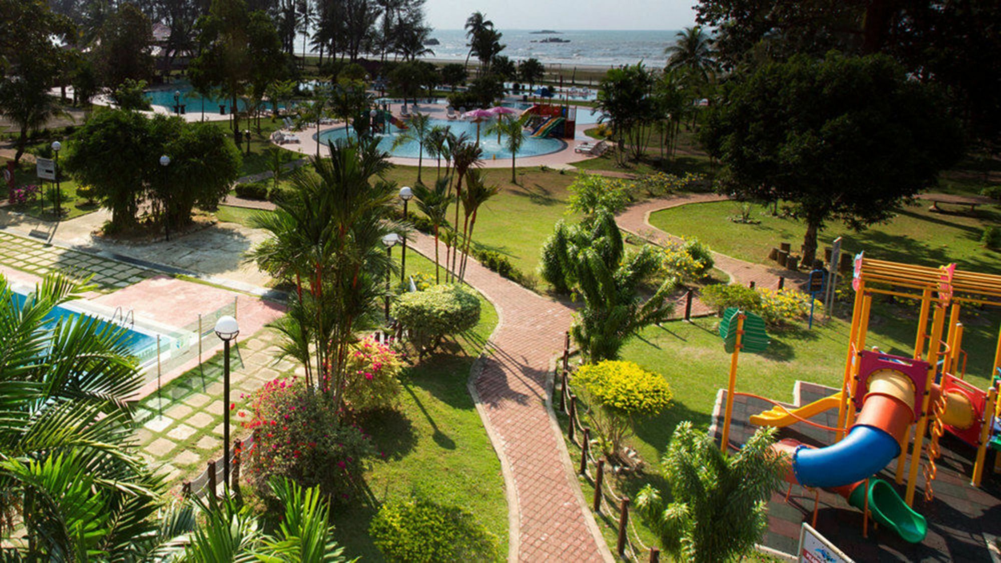 De Rhu Beach Resort Kuantan Extérieur photo